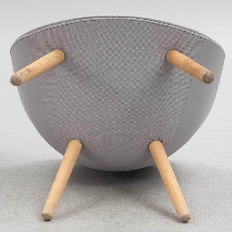 Hee Welling, a pair of "About a lounge" chairs, HAY,.