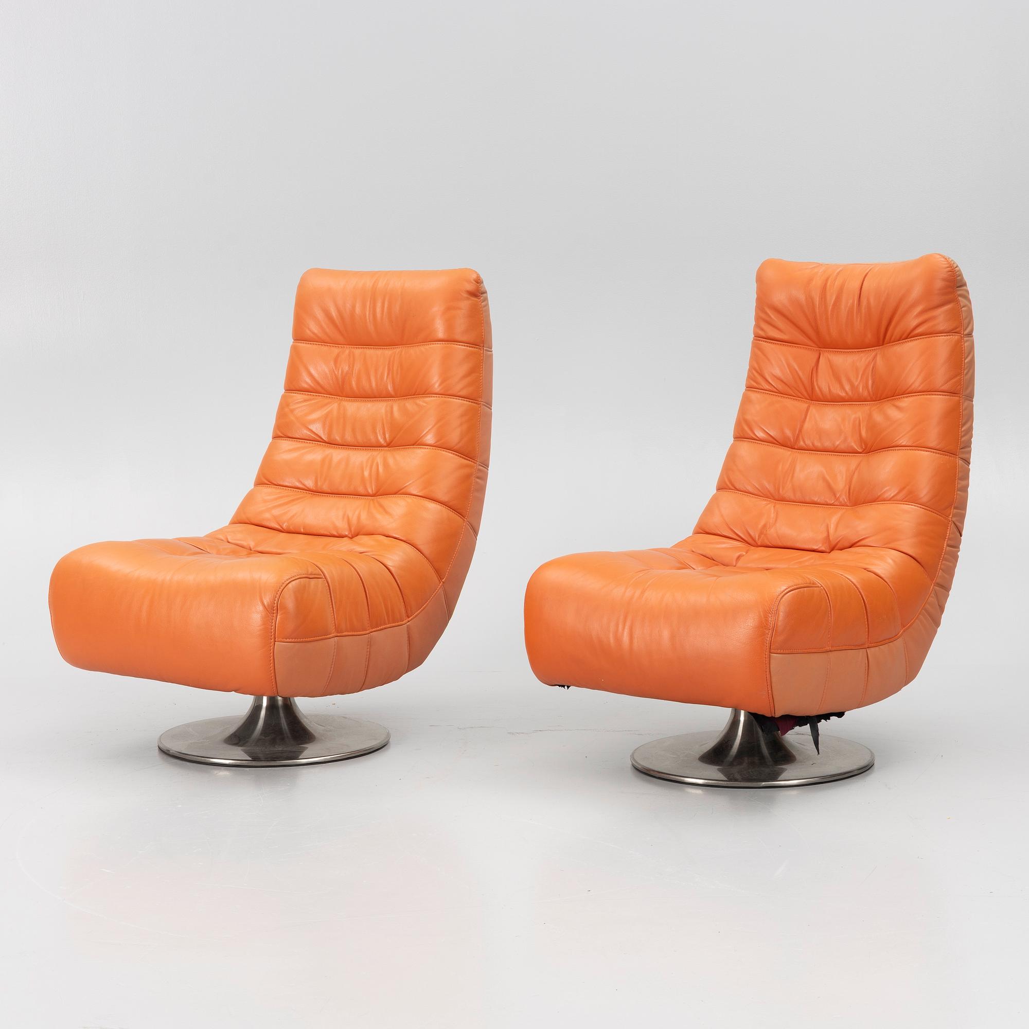 A pair of armchairs, late 20th century.