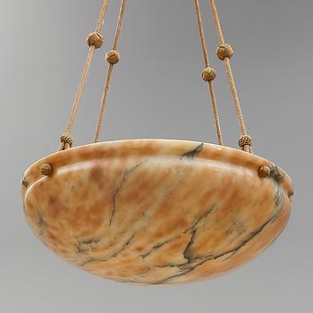 TAKAMPEL, alabaster, 1900-talets första hälft. Höjd 103 cm.