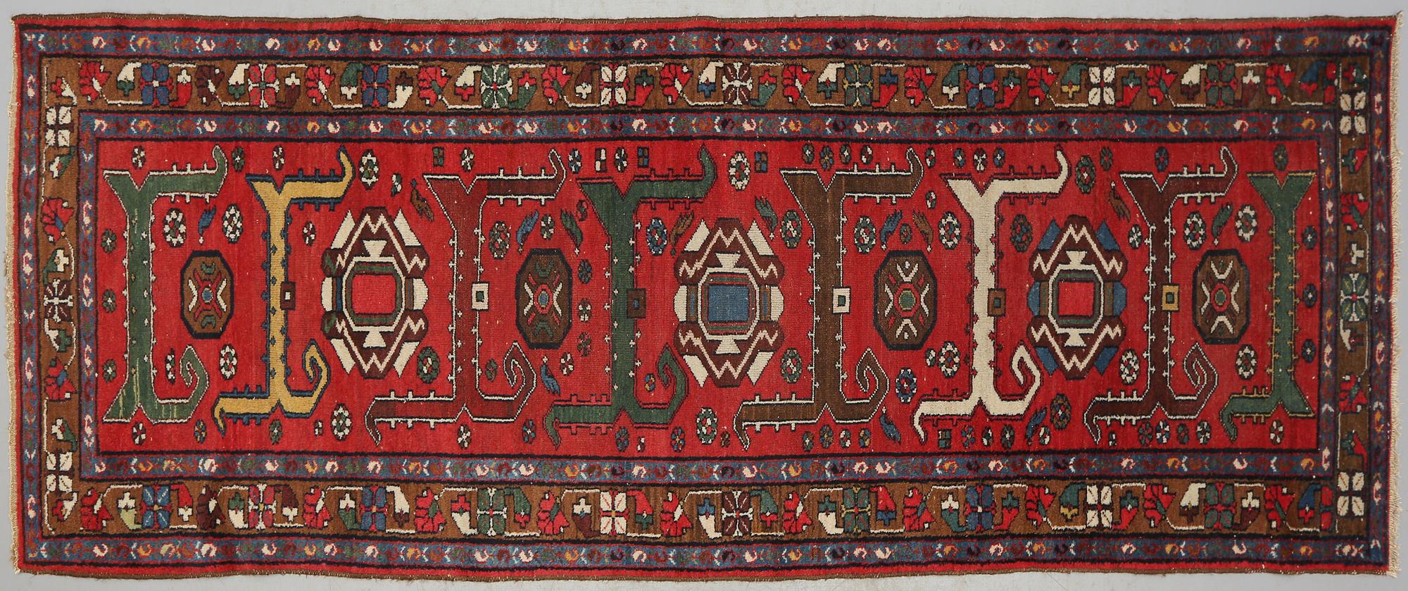 GALLERIMATTA, troligen Kaukasien, old, ca 320 x 102 cm.
