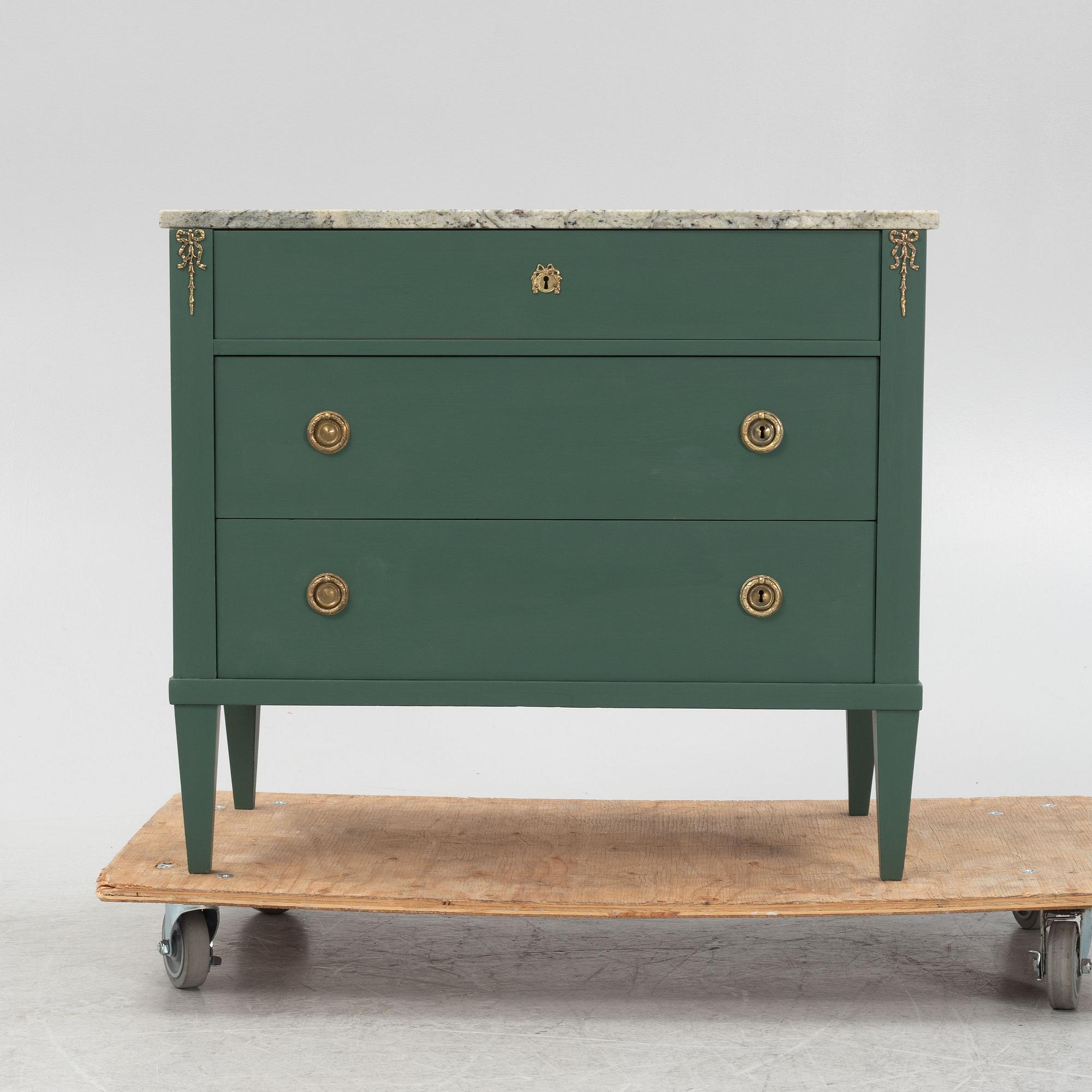 Byrå, gustaviansk stil, 1900-tal.