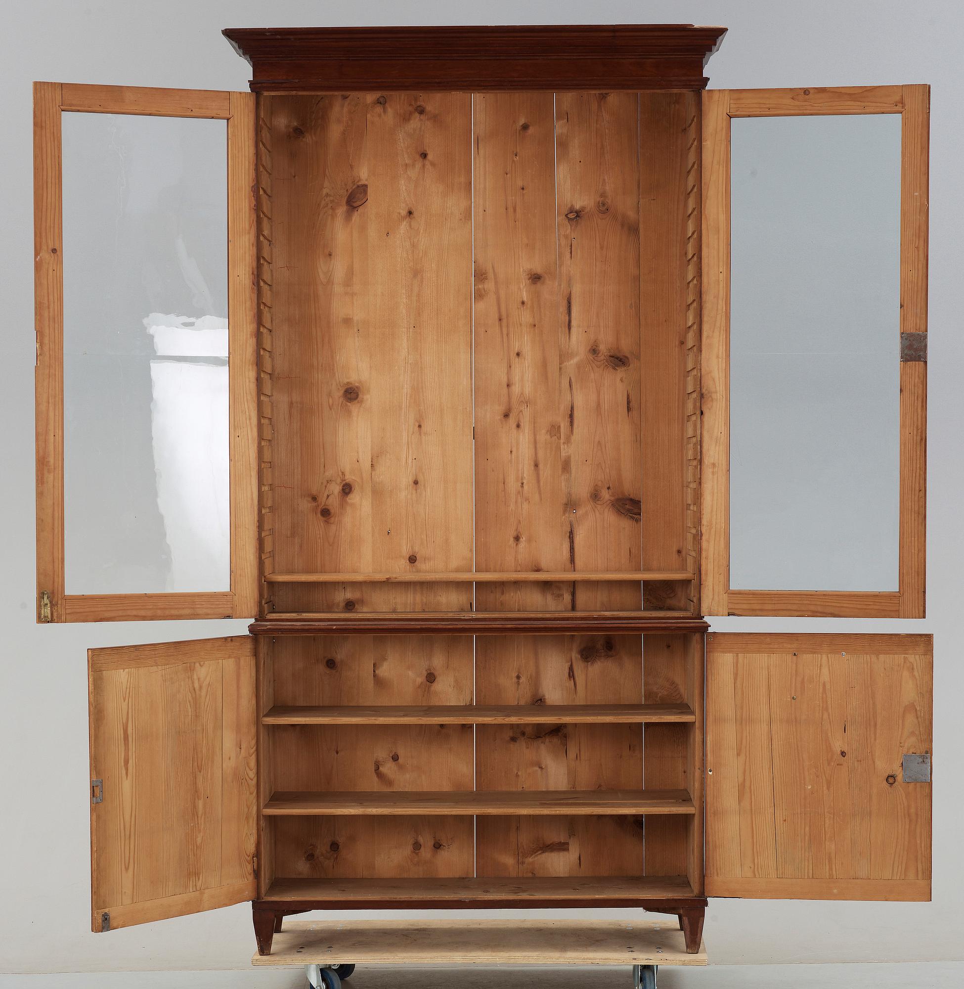 BOKSKÅP. Karl Johan, 1800-talets början.