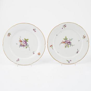 Four porcelaine dishes, 1800's, marked #B".