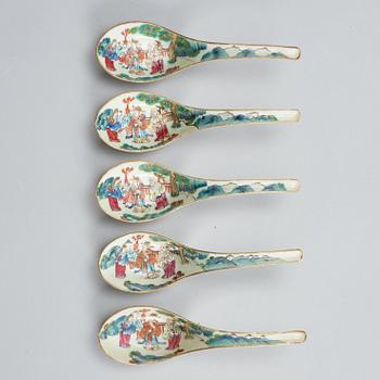 A group of five famille rose spoons, Qing dynasty, 19th Century.