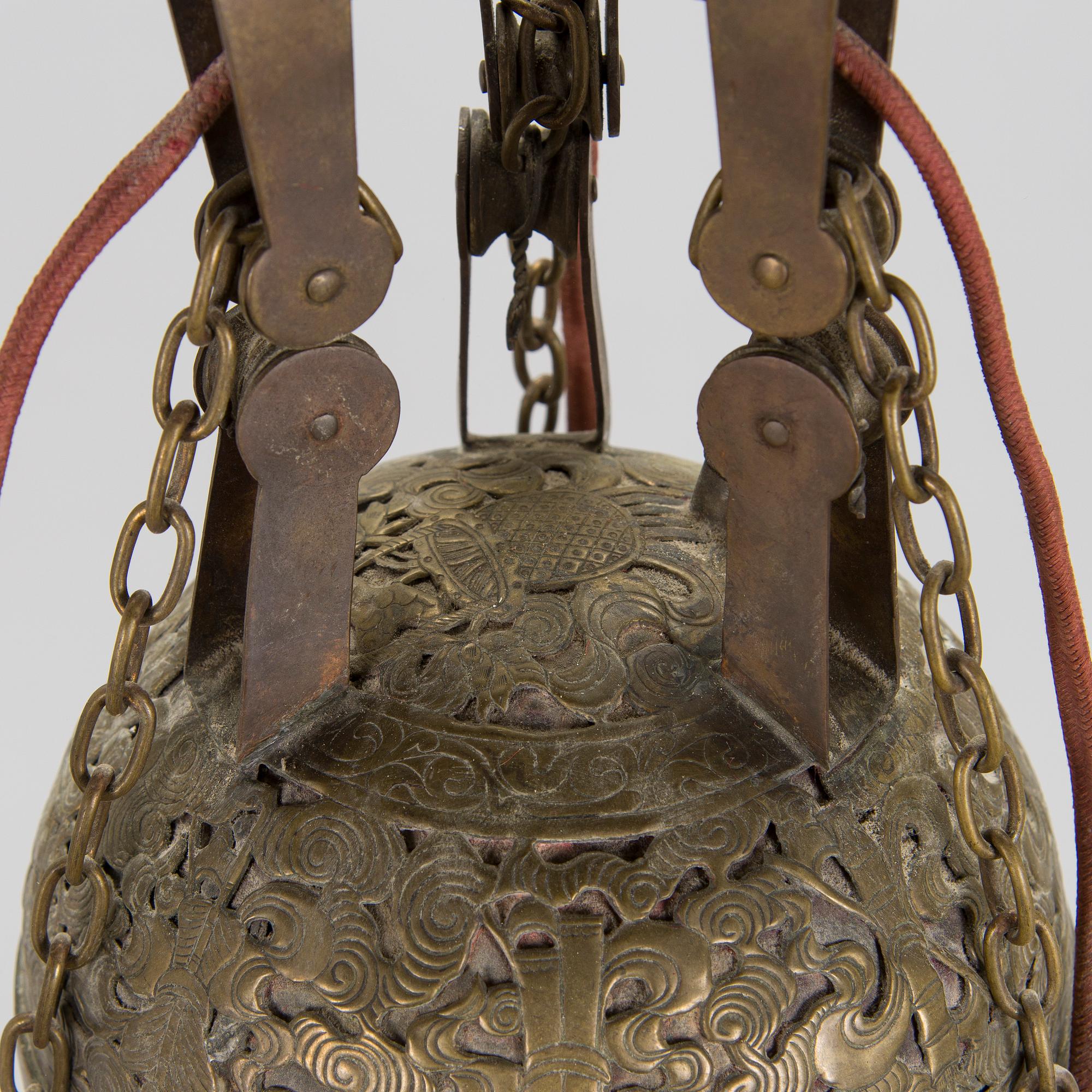 Taklampa, Kina 1900-talets första hälft/ mitt.