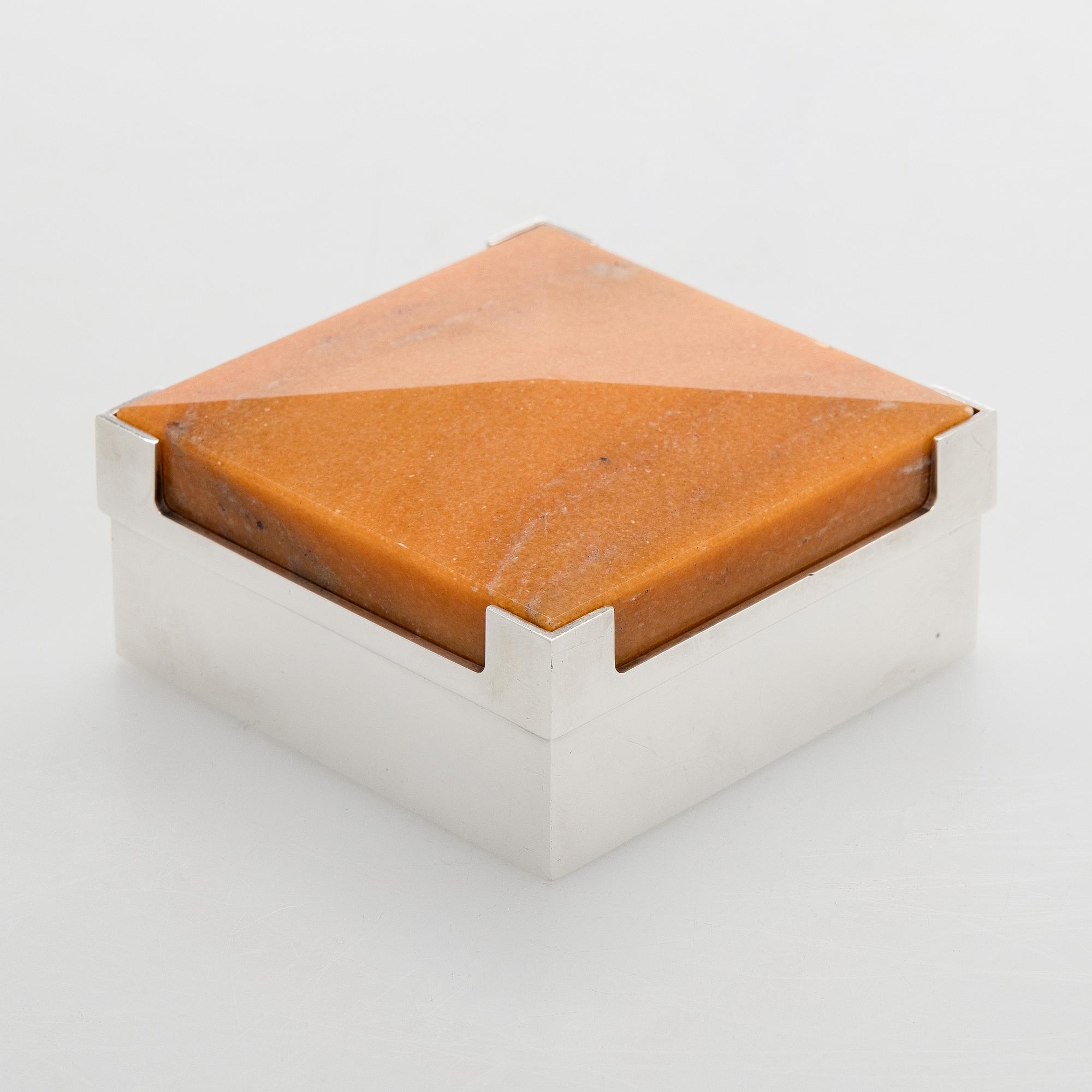 Bertel Gardberg, A lidded silver box with rosewood interior,  for Kultateollisuus, Turku 1968.