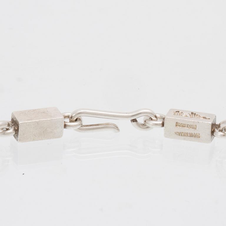 Wiwen Nilsson, halsband stavkedja samt ett örhänge silver Lund 1971 och 1973.