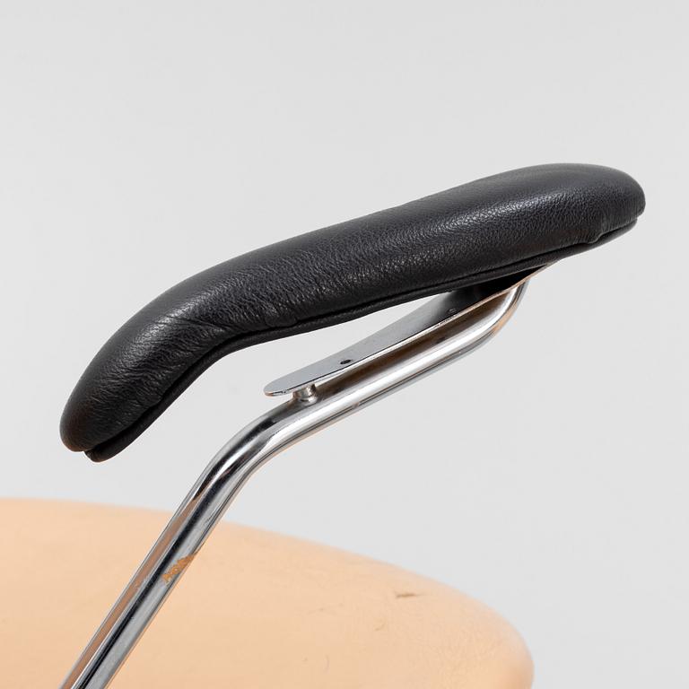 Arne Jacobsen, karmstolar, 8 st, "Sjuan", Fritz Hansen, Danmark, 1995.