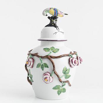 An earthenware urn from Rörstrand, 20th Century.