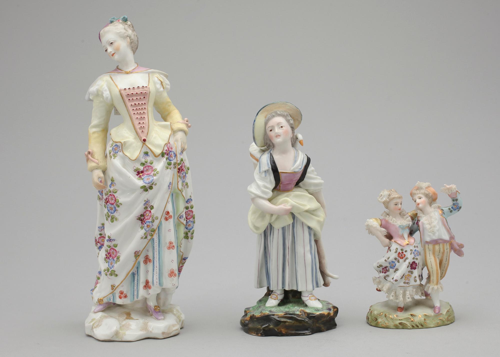 FIGURINER, porslin, bland annat troligen Sitzendorf, 1800-/1900-tal.