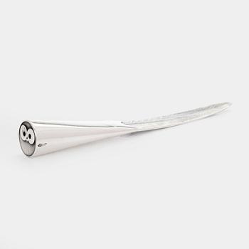 Dekorationsföremål/brevkniv i form av fjäder, sterlingsilver, Lapponia 1984.