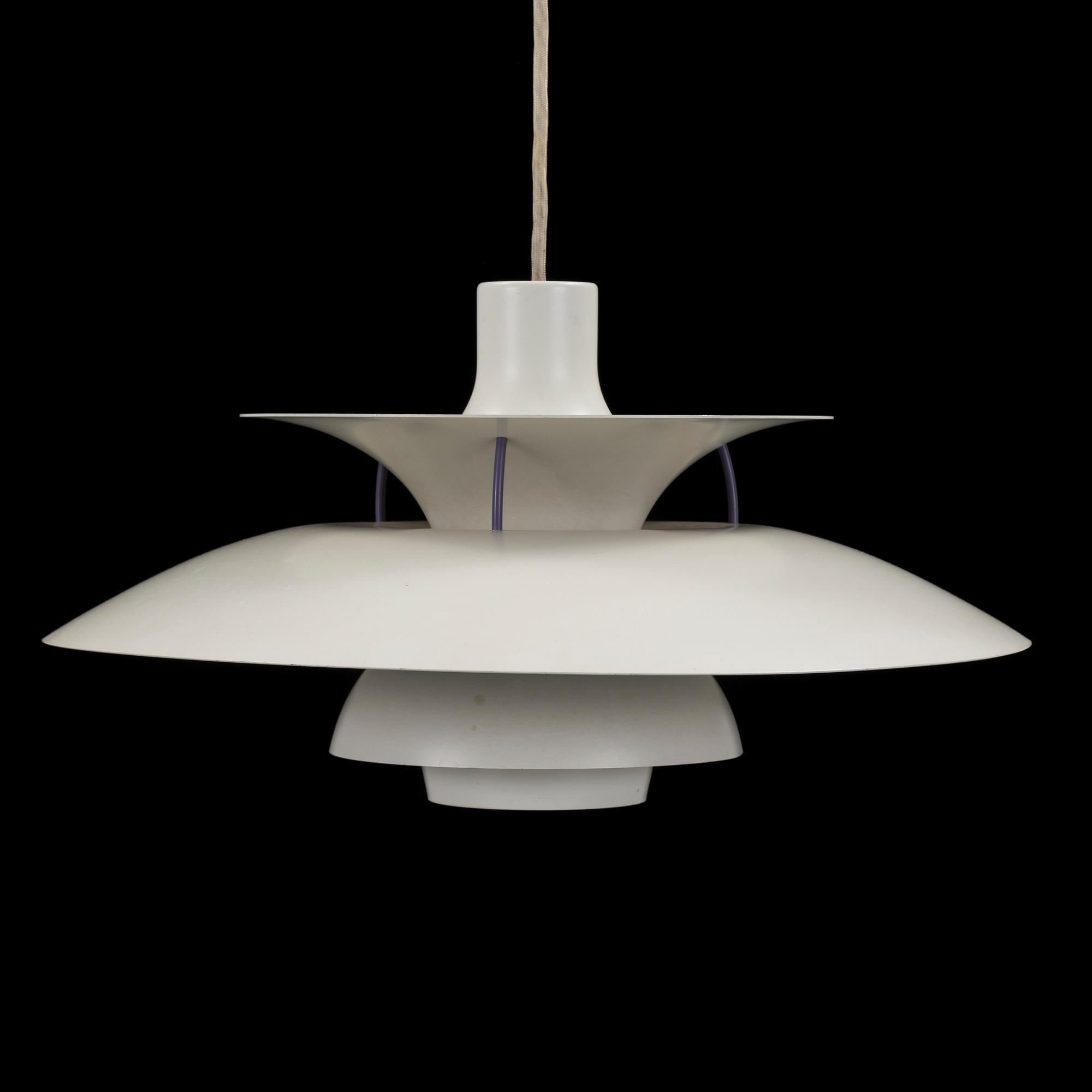 POUL HENNINGSEN, taklampa, "PH-5", Louis Poulsen, Danmark, 1900-talets andra hälft.