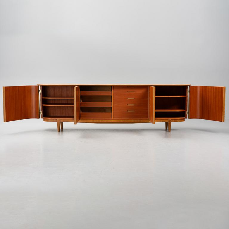 Bertil Fridhagen, a rare elm sideboard, Svenska Möbelfabrikerna, Bodafors, 1940s.