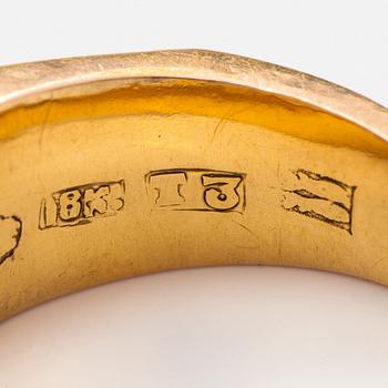 Ring, 18K guld, citrin, granater, Bertil Gottfried Wikström, Nystad, 1876.