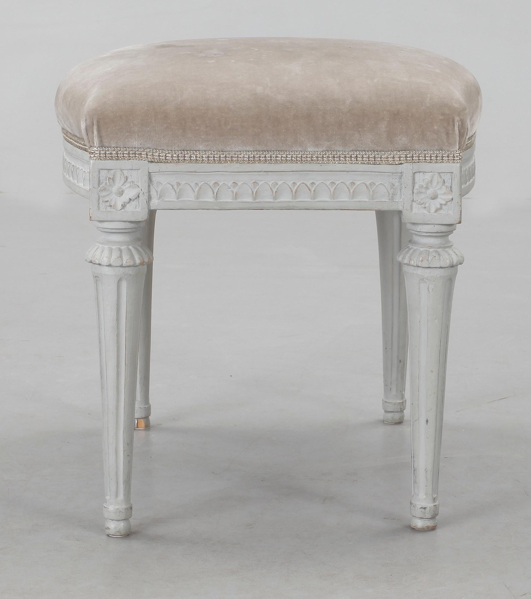 TABURETT, gustaviansk, signerad Johan Lindgren, verksam 1786-1800 i Stockholm.