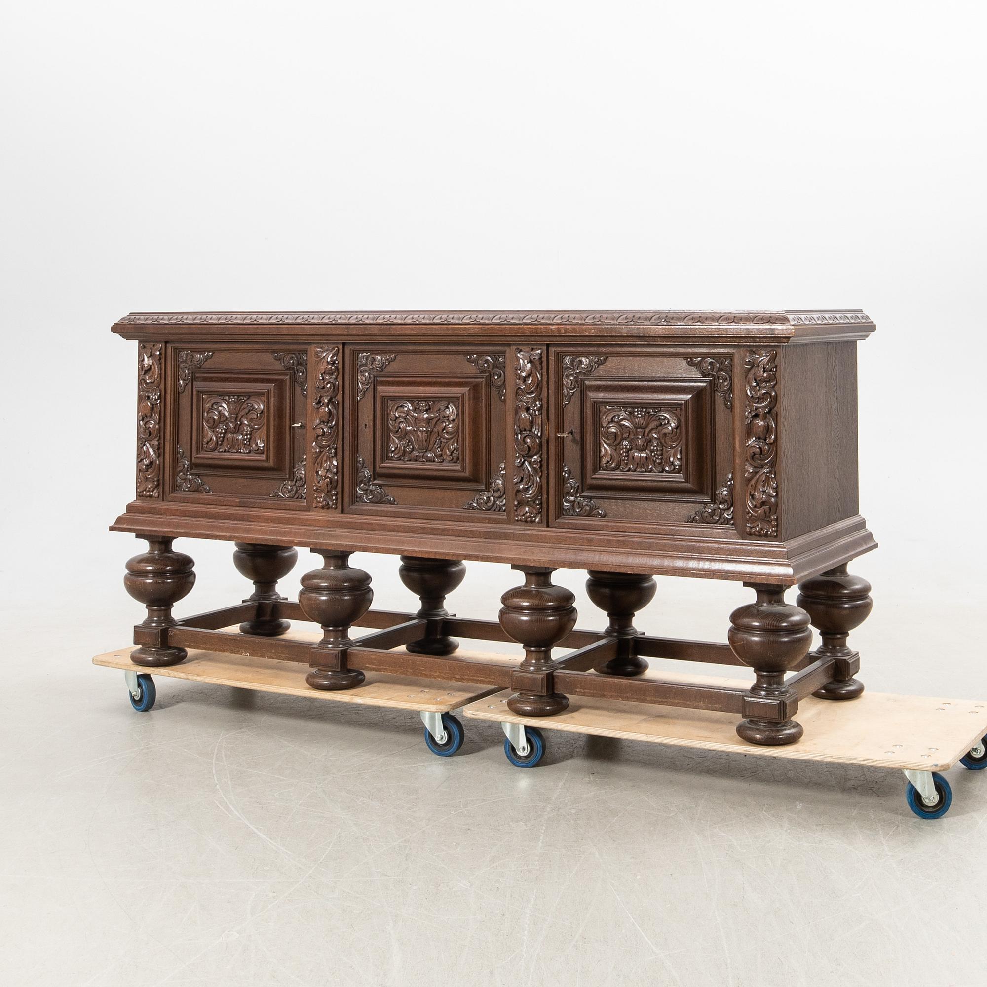 Sideboard Baroque style 1920s/30s Almgren & Plynning Helsingborg.