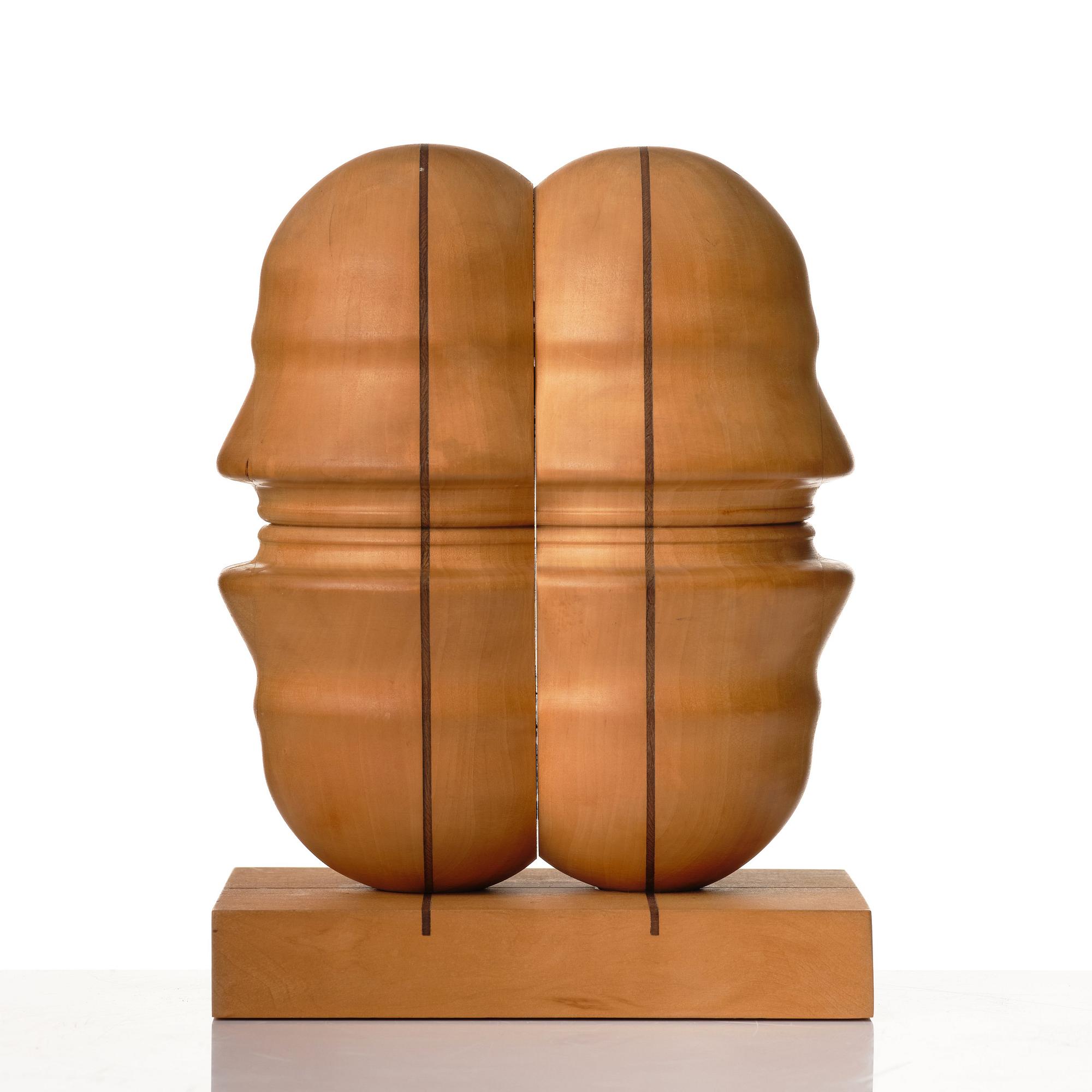 Sivert Lindblom, skulptur, trä, signerad S. Lindblom och daterad -68 undertill.