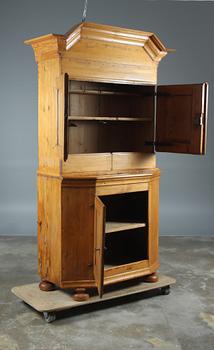 SKÅP, s k kronskåp, allmoge, 1800-tal.