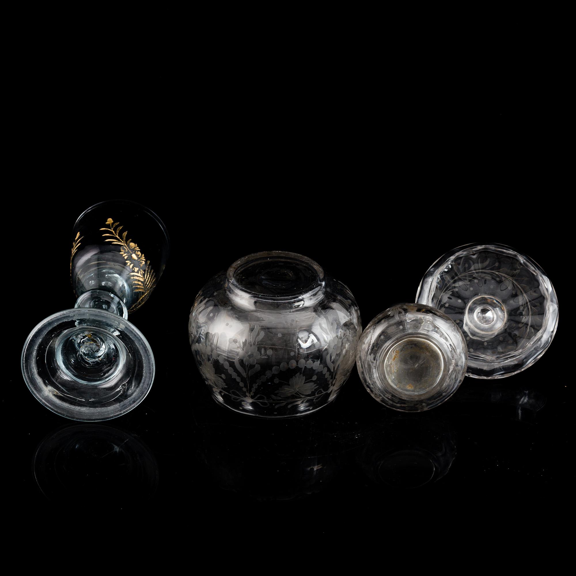 GLASS ITEMS, 3 pieces. Wineglass, 18th Century, a glass bowl with lid and a minature vase. All engraved.