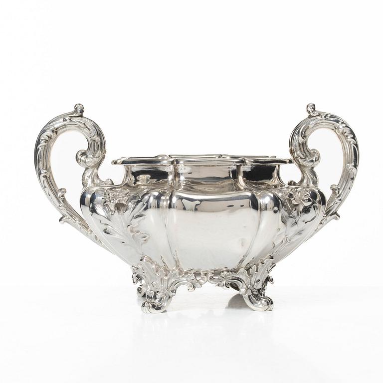 An English silver bowl, mark of Edward, Edward junior, John & William Barnard, London, 1834.