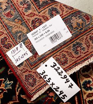 A carpet, Kashan, ca 365 x 245 cm.