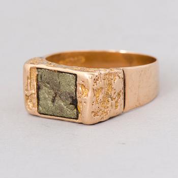 BJÖRN WECKSTRÖM, TIEPIN and CUFFLINKS, 14K gold, copper ore. Lapponia 1967-72.