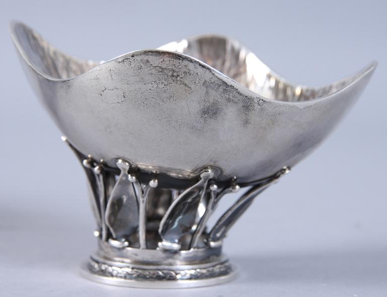 SKÅLAR, två st, silver, 1900-tal. 307 gr.