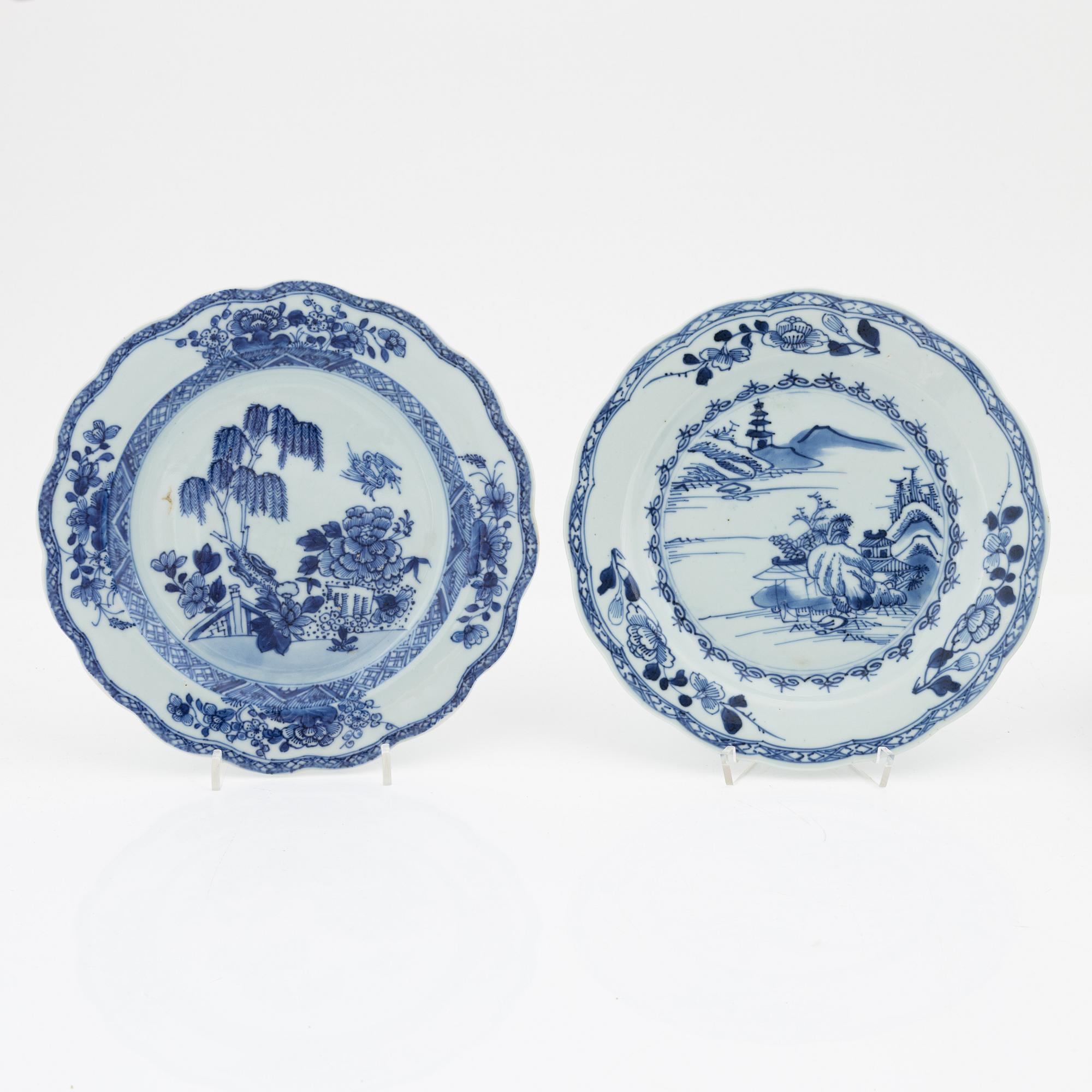 A set of six blue and white dishes, Qing dynasty, Qianlong (1736-95).