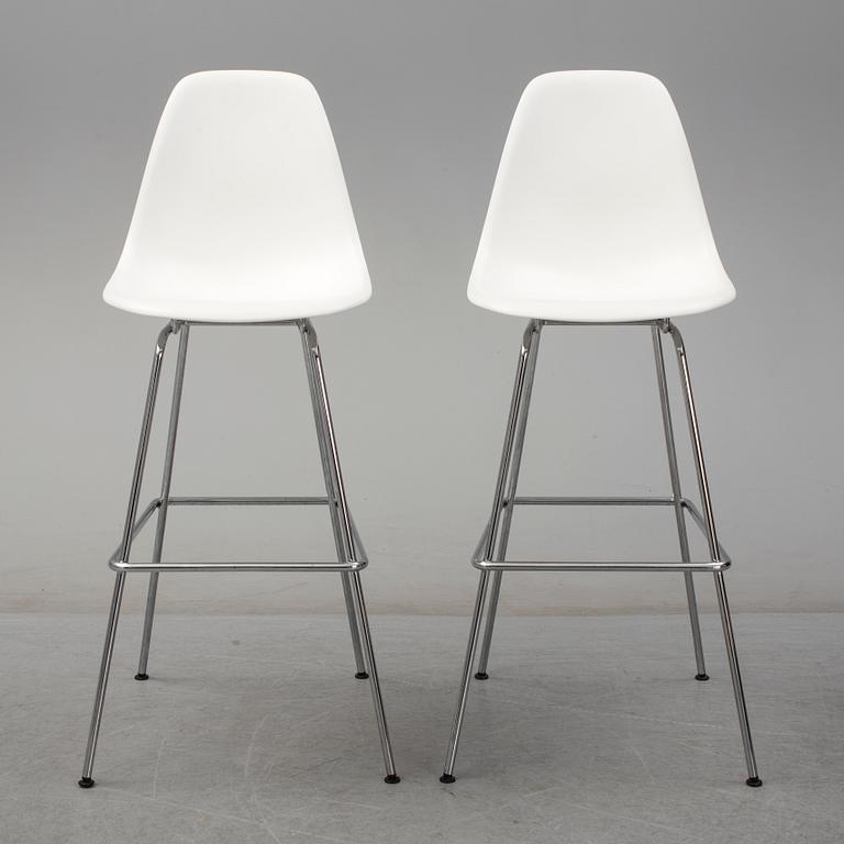 CHARLES & RAY EAMES, barstolar 
 5 st, "plastic chair", Vitra.