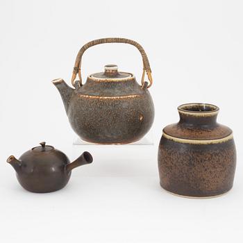 Carl-Harry Stålhane, two stoneware teapots and a bowl, Rörstrand.