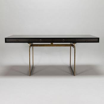 Julian Chichester, kirjoituspöytä, malli CVB "Cortes".