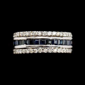 RING, 8 k vitguld, briljantslipade diamanter tot ca 1.0 ct, princesslipade safirer tot ca 2.55 ct.