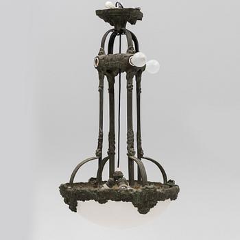 Taklampa, jugend, 1900-talets början, tillskriven Alice Nordin för Böhlmarks.