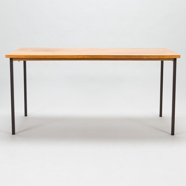 A 1960s table manufactured by Fiskars, Finland.