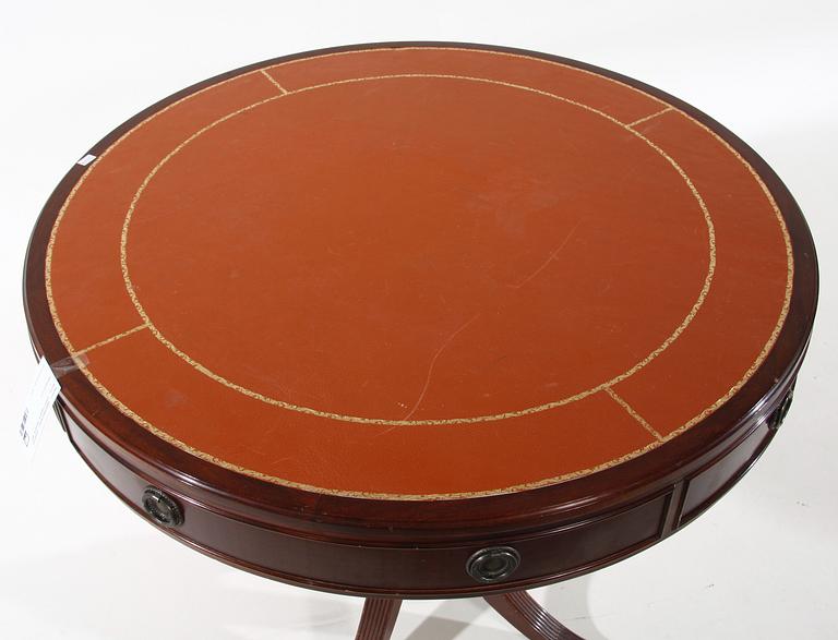 KARUSELLBORD, engelsk stil, 1900-talets senare del.