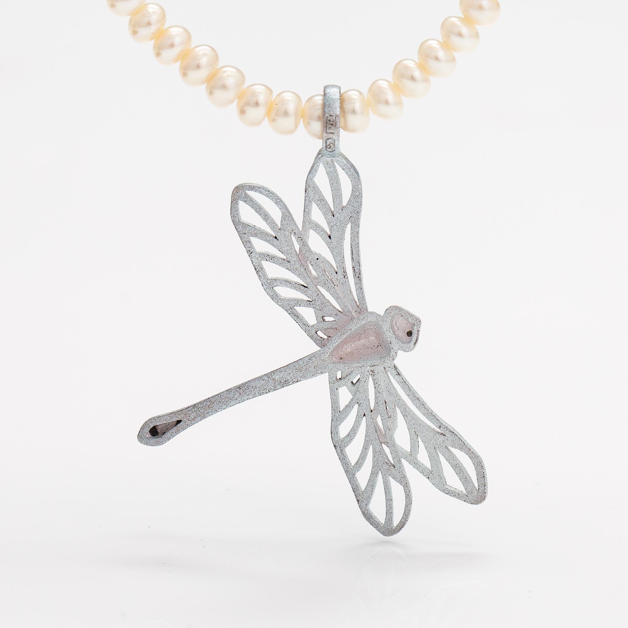 A sterling silver and sweet water pearls necklace. Anssi Arnimaa.