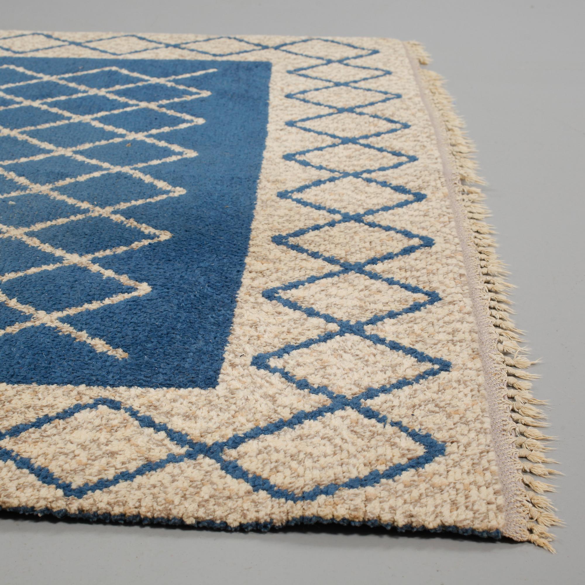 MATTA, dubbelväv, omkring 1900-talets mitt, 238 x 160 cm.