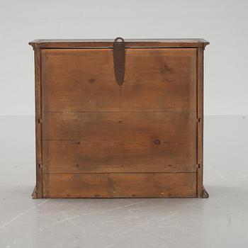 VÄGGSKÅP, 1800-tal.