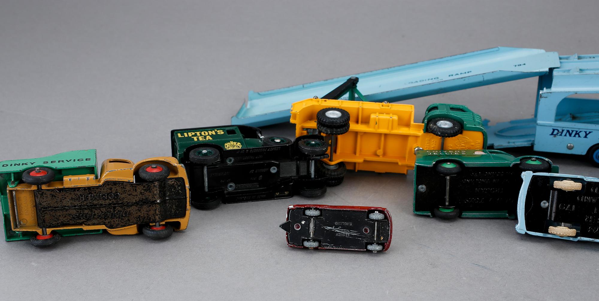 PARTI LEKSAKER, 10st, bla Dinky Supertoys Bedford Meccano Ltd., Matchbox, Techno, England, 1900-tal.