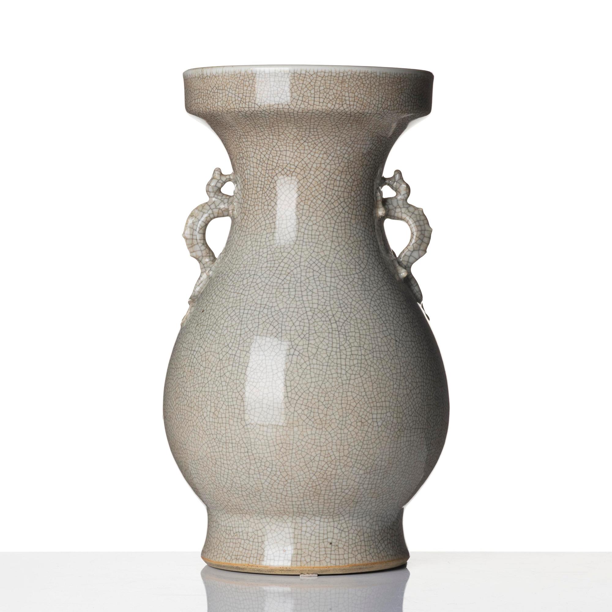 Vas, ge-glasyr. Qingdynastin, 1800-tal.