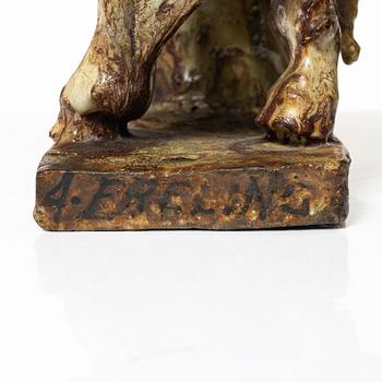 Allan Ebeling, skulptur, glaserad keramik, i form av ursprungsamerikan till häst, Torshälla 1935.