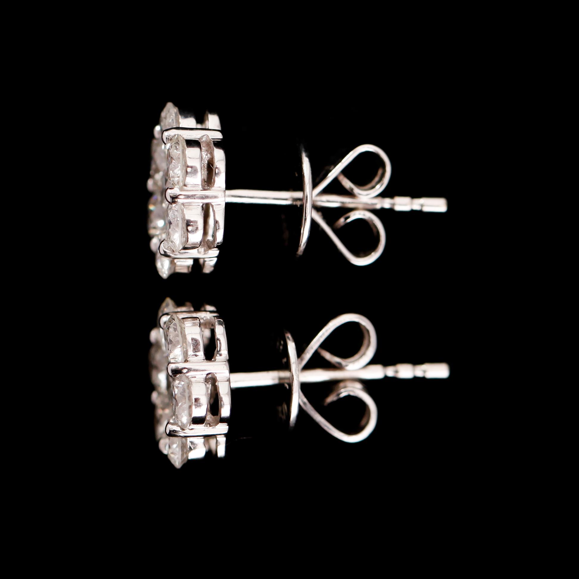 ÖRHÄNGEN, 1 par, 18 k vitguld, 14 briljantslipade diamanter tot ca 1.51 ct.
