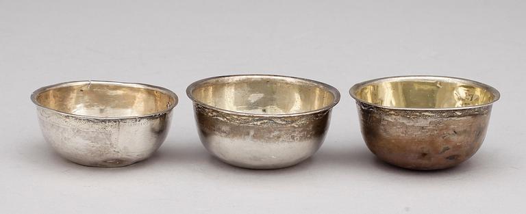 TUMLARE, 3 st, silver, bla Carl Klingwall, verksam 1761-89 i Västerås. Tot vikt ca 44 gram.