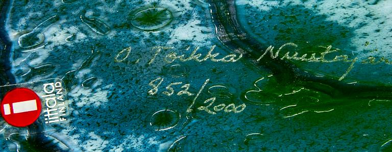 Oiva Toikka,  glass sculpture signed and numbered 852/2000 Nuutajärvi Finland.