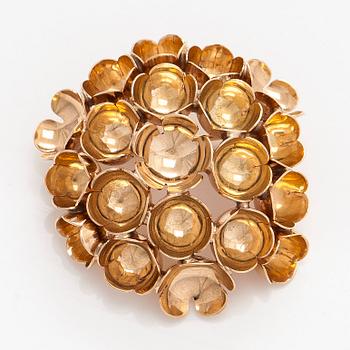 Liisa Vitali, A 14K gold brooch "Spring" Westerback Helsinki 1967.