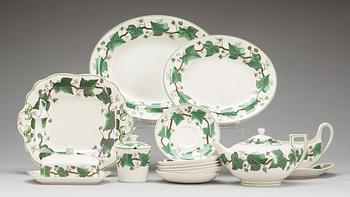 MATSERVIS, TE- OCH KAFFESERVIS, ca 78 delar. Wedgwood, "Napoleon Ivy".