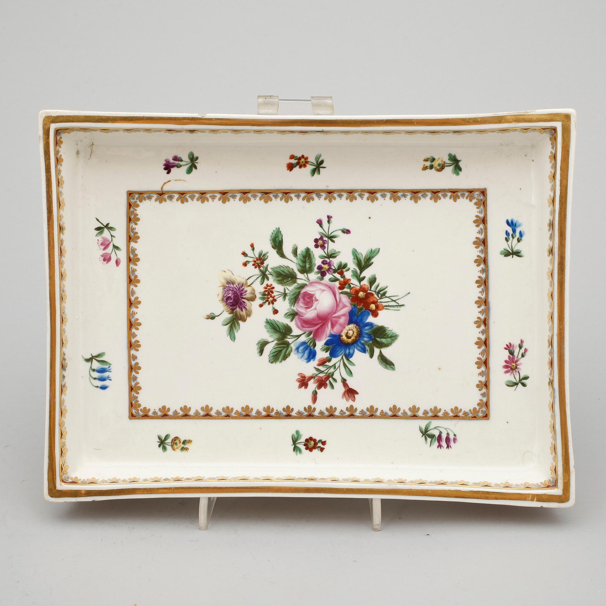 SKRIVSTÄLL, 3 delar, porslin, Wien-liknande märke, 1800-talets slut.
