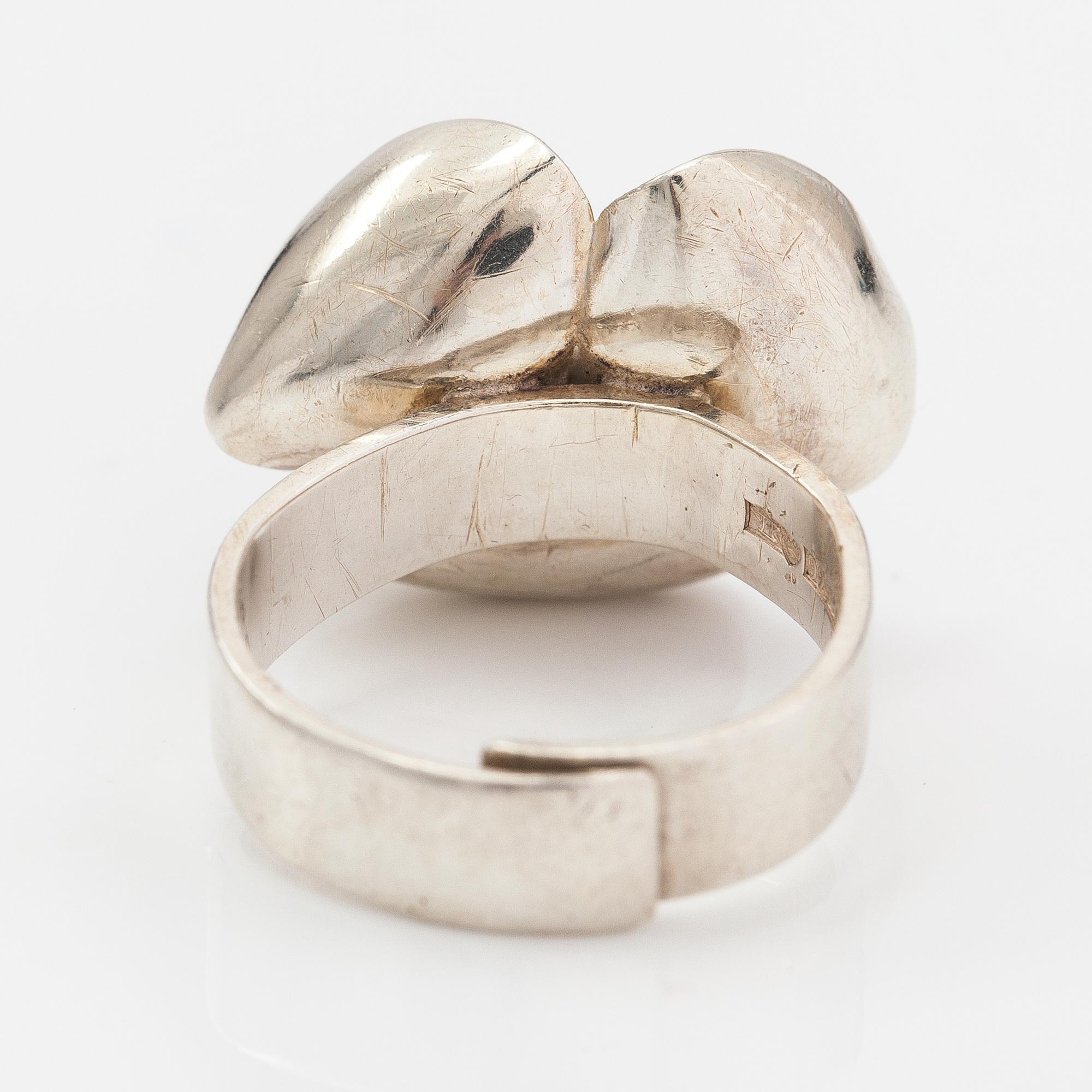 Elis Kauppi, A silver ring. Kupittaan kulta, Turku 1970.