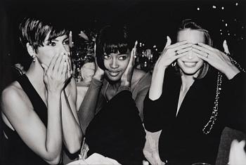127. Roxanne Lowit, "Linda Evangelista, Naomi Campbell, Christy Turlington, ... , Fashion Group Party, Plaza", 1989.