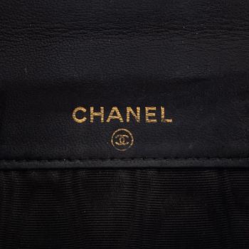 Chanel, wallet.